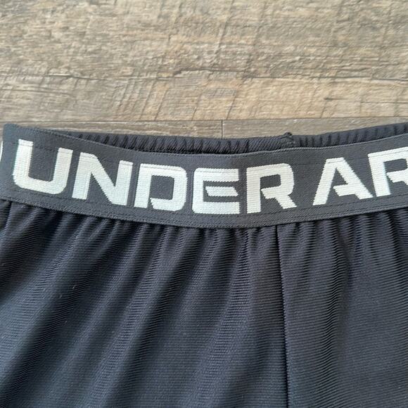Under Armour Girl’s 4 Athletic Short - Picture 2 of 5